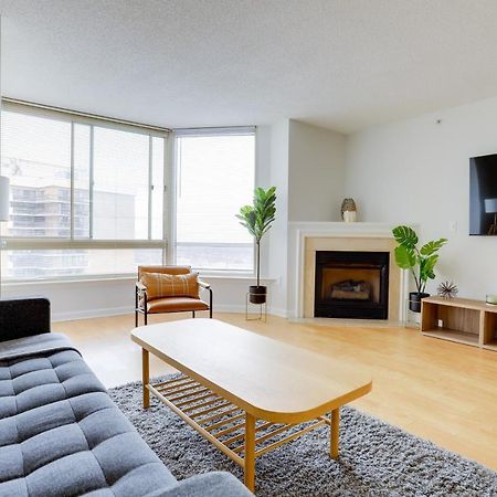 Elegant And Charming Condo At Ballston With Pool Arlington Exterior foto