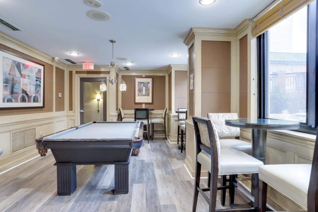 Elegant And Charming Condo At Ballston With Pool Arlington Exterior foto