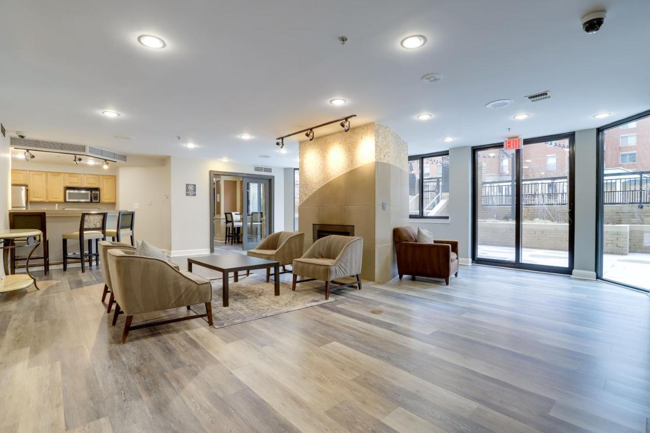 Elegant And Charming Condo At Ballston With Pool Arlington Exterior foto