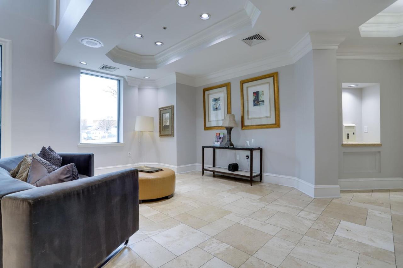 Elegant And Charming Condo At Ballston With Pool Arlington Exterior foto