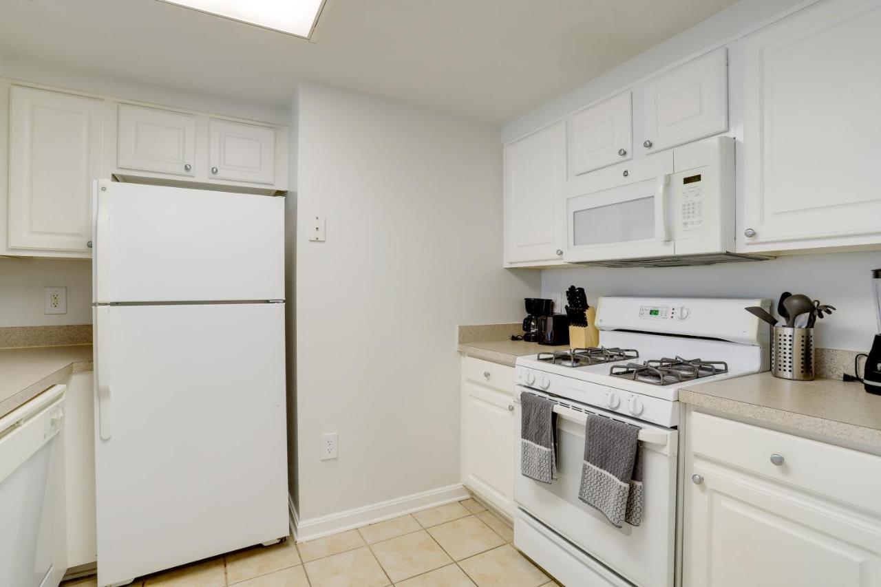 Elegant And Charming Condo At Ballston With Pool Arlington Exterior foto